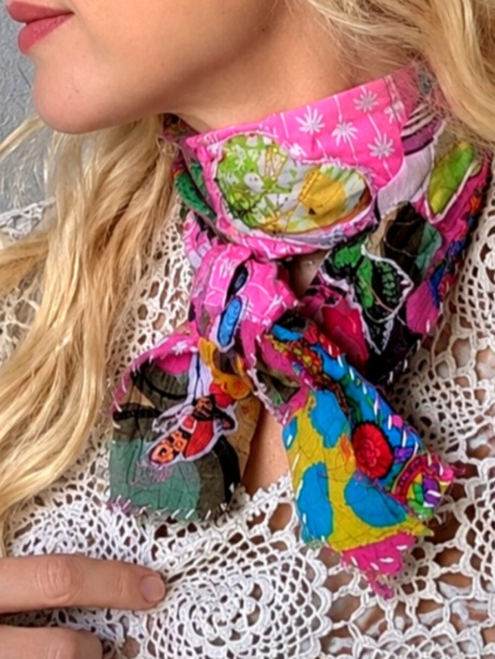 Victorian Neck Wrap Paisley Rose Bloom Scarf Patchwork Hand-Fading Bowtie